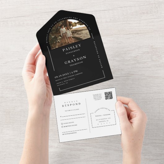 白黒モダンミニマルArch写真QRコードRSVP オールインワン招待状 (貼ってはがせる)
