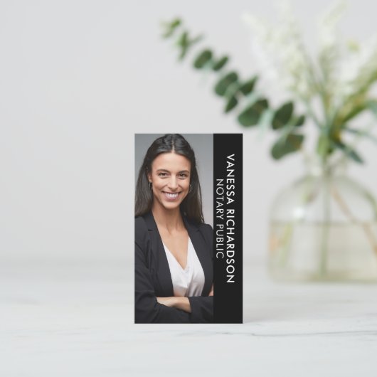 白黒モダン公証人縦写真QRコード 名刺 (スタンド正面)