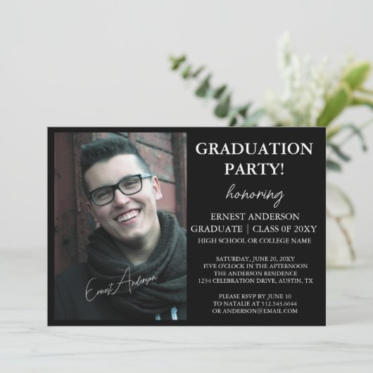 白黒モダン写真卒業招待状 招待状 (スタンド正面)