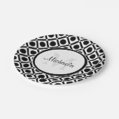 白黒モダン幾何学的モノグラムと名前 ペーパープレート (アングル)