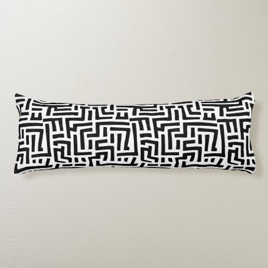 白黒モチーフ |幾何迷路パターン ボディピロー (正面)