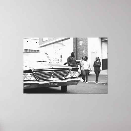 白黒モノクロオールドカーピープルシティ キャンバスプリント (正面)