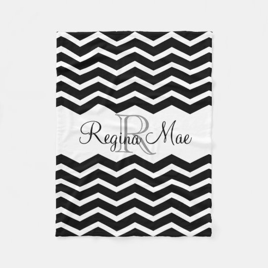 白黒モノグラム名Keepsake Chevron フリースブランケット (正面)