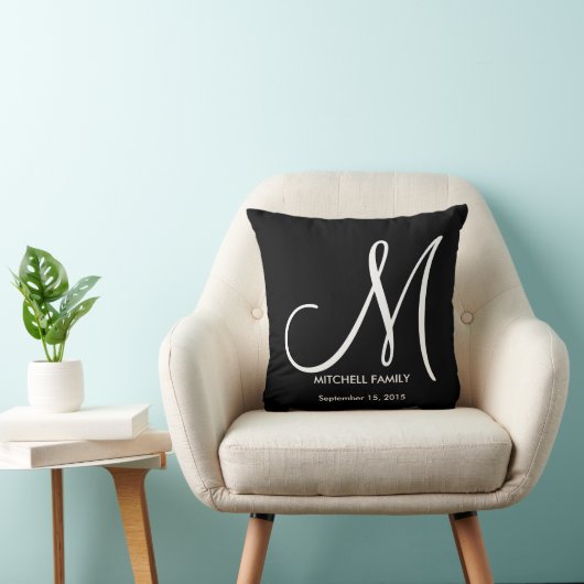 白黒モノグラム家族の結婚式の正方形 クッション (椅子)