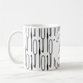 白黒ユーモアのあるのクロシェをテーマにした コーヒーマグカップ (左)