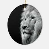 白黒ライオンポートレート – 動物写真 オーナメント (左)