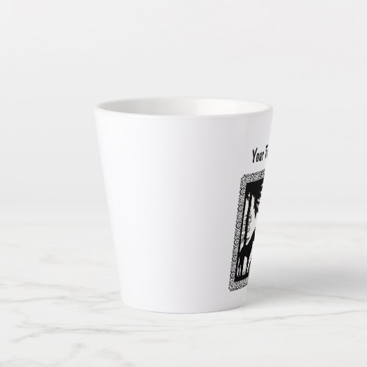 白黒ライディングフードの森の狼フレーム カフェラテマグ (正面)