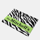 白黒ライムグリーンゼブラスキン名パーソナライズ ドアマット (アングル)