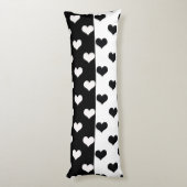 白黒ラブハートパターン ボディピロー (裏面 (縦))