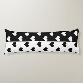 白黒ラブハートパターン ボディピロー