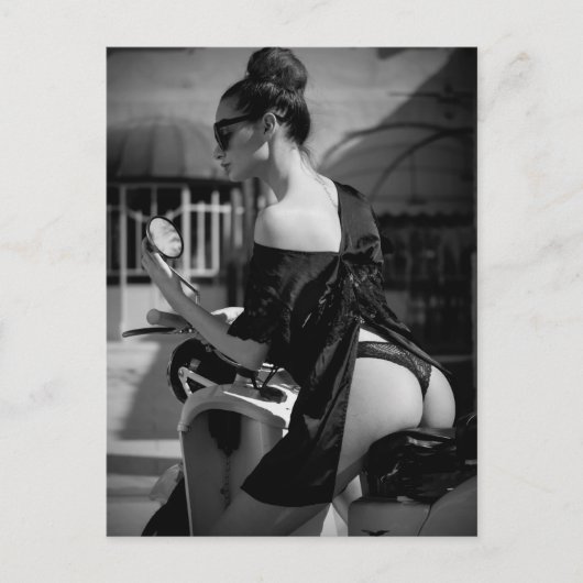 白黒ランジェリーモデルのアートポストカード ポストカード (正面)
