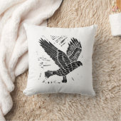 白黒レイベンリノ飛んでいるカット装飾用クッション クッション (ブランケット)