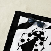 白黒レディバグパーソナライズされたビーチタオル ビーチタオル (インサイチュ)