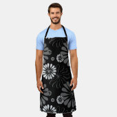 白黒レトロフローラ エプロン (着用した状態)