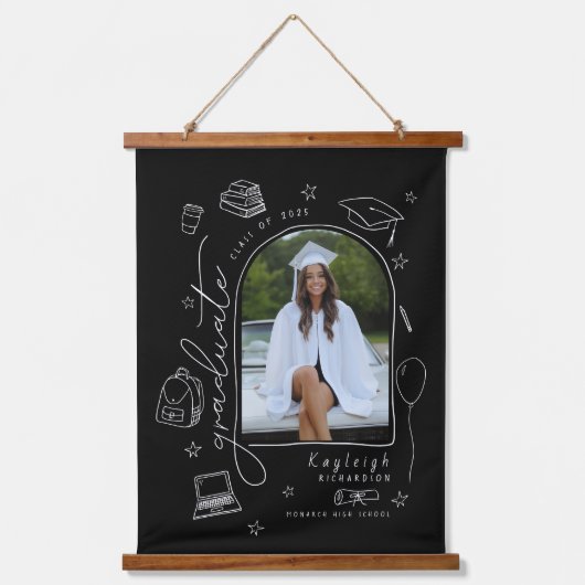 白黒レトロ手描き写真卒業 吊り下げ型タペストリー (正面)