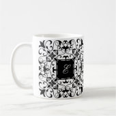 白黒ロマンチックで華美なモノグラム コーヒーマグカップ (左)