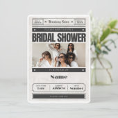 白黒ヴィンテージ新聞ブライダルシャワー 招待状 (スタンド正面)