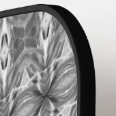 白黒万華鏡のように千変万化するパターン/絞り染め ピックルボールラケット (左詳細)