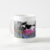 白黒世界の色を見ること コーヒーマグカップ (正面左)