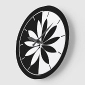 白黒丸フローラルパターン ラージ壁時計 (傾斜)