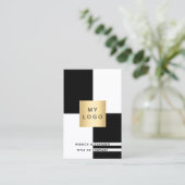 白黒企業のロゴQRコードプロフェッショナル 名刺 (スタンド正面)