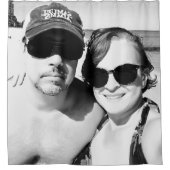 白黒写真の恋愛カップルを追加 シャワーカーテン (正面)