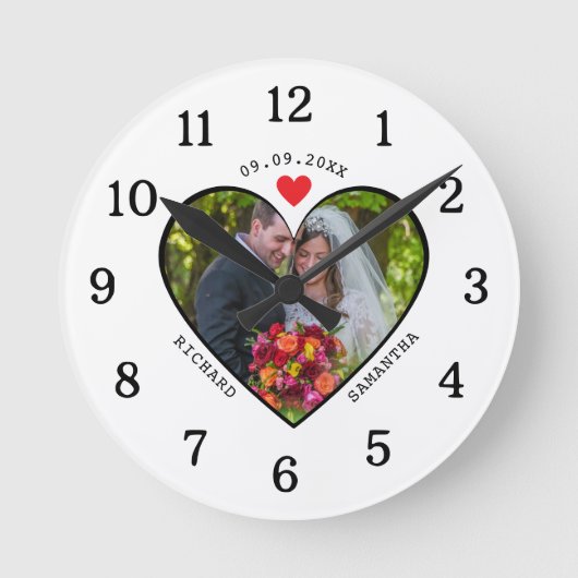 白黒写真ハート結婚1周年記念 ラウンド壁時計 (正面)