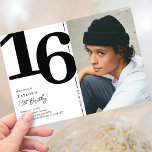 白黒写真16th誕生日パーティー 招待状<br><div class="desc">16歳の誕生日のバッシュで永遠の思い出を作るクラシックブラックとホワイトのバースデーパーティ招待状!大きなセリフのフォントはっきりしたで、16の数字、誕生日の男の子/女の子の写真、そしてパーソナライズする簡単であるテンプレートを示しモダンて、これらの招待状は大事な行事の精神を取り込む。そのユニークデザインで、これらの種類の1つの招待状は、忘れられないお祝いのためにあなたの友人や家族を興奮させるに違いない。だから、完璧な招待を求めて大切これ以上の時間を無駄にしないで。これらのクラシックの白黒の16番目のバースデーパーティ招待状は、この重大な大事な行事のための完璧なオフ祝オフである。これらの特別な招待状で一生を過ごす思い出を作り、この節目の誕生日を忘れられない経験にする。</div>