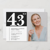 白黒写真43歳の誕生日招待状 招待状 (正面)