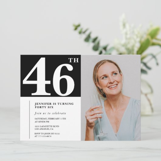 白黒写真46歳の誕生日招待状 招待状 (スタンド正面)