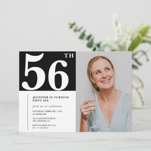 白黒写真 56歳の誕生日招待状 招待状 (スタンド正面)