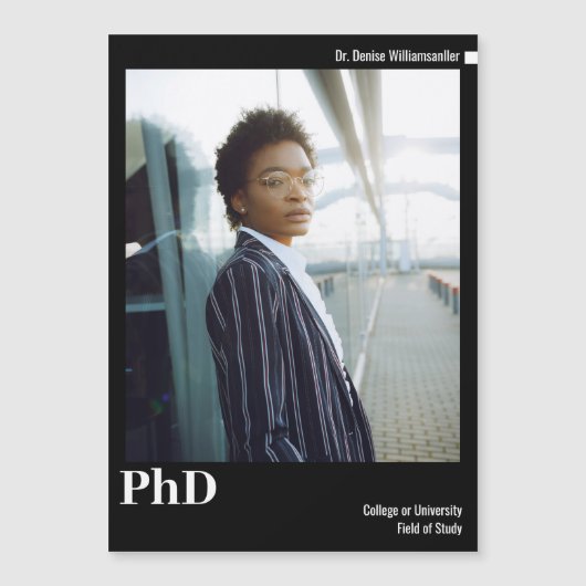 白黒写真PhD卒業発表 マグネット招待状 (正面)