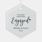 白黒初めてのクリスマス婚約したカップル ガラスオーナメント (正面)