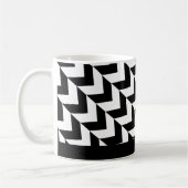 白黒千鳥格子の三角形の矢印パターン コーヒーマグカップ (左)