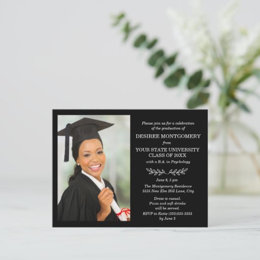 白黒大学写真卒業 インビテーションポストカード (スタンド正面)