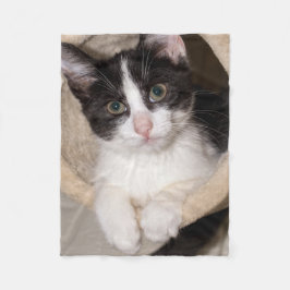 白黒子ネコ フリースブランケット