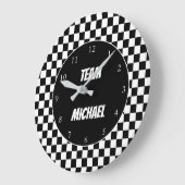 白黒市松模様に国旗パーソナライズされた競馬 ラージ壁時計 (傾斜)