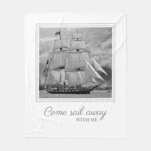 白黒帆走船スクーナーセイル遠くに フリースブランケット (正面)