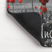 白黒庭の写真撮影の赤いバラ マウスパッド (コーナー)