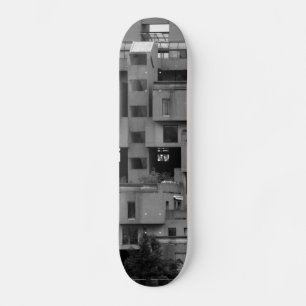 白黒建築 スケートボード