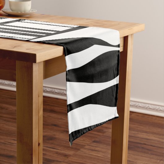 白黒抽象的なテーブルのランナー ショートテーブルランナー (インサイチュ)