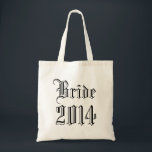 白黒新婦付添人2014のバッグ- トートバッグ<br><div class="desc">華美な原稿が付いているこのバッグはある花嫁のためのおもしろいのギフトです。 私のバッグの多くを見るか、タイプインするか、またはZazzleの調査箱にカットアンドペーストするため:  jaclinartのバッグ</div>