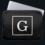 白黒枠イニシャルモノグラム ラップトップスリーブ<br><div class="desc">白黒枠イニシャルモノグラムスタイリッシュモノグラム無地の、名前またはその他の文字用の白い枠の領域を持つ黒い背景。また、文字フォントの変更、フォントのサイズと色の変更、文字の移動などを行うことができる。このもしデザインは他の色で欲しい、ちょうど私たちにメールをドロップ。2014 ©FantabulousPatterns全著作権所有</div>