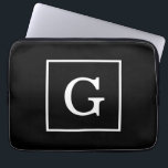 白黒枠イニシャルモノグラム ラップトップスリーブ<br><div class="desc">白黒枠イニシャルモノグラムスタイリッシュモノグラム無地の、名前またはその他の文字用の白い枠の領域を持つ黒い背景。また、文字フォントの変更、フォントのサイズと色の変更、文字の移動などを行うことができる。このもしデザインは他の色で欲しい、ちょうど私たちにメールをドロップ。2014 ©FantabulousPatterns全著作権所有</div>