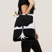 白黒樹モダン トートバッグ (クローズアップ)