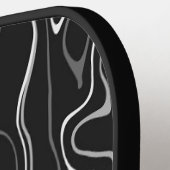 白黒灰色ダマスカス抽象芸術スワーズモノグラム ピックルボールラケット (左詳細)