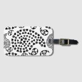 白黒犬の足とハートペイズリープリント ラゲッジタグ (正面横)