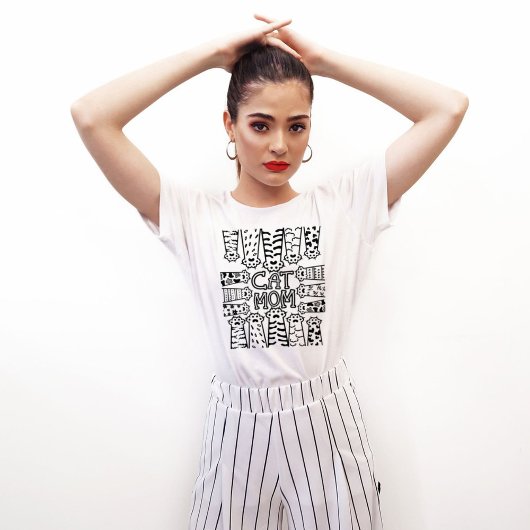 白黒猫のお母さん Tシャツ