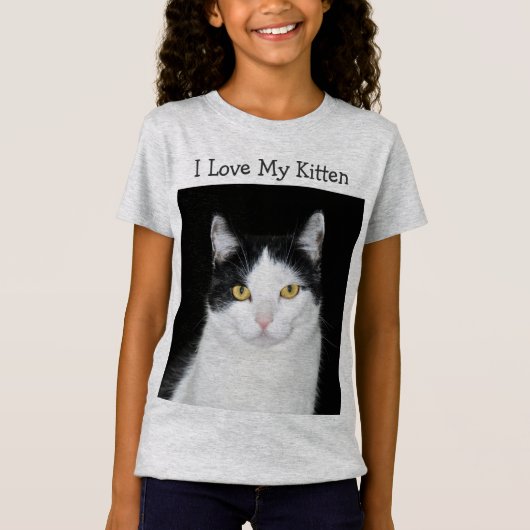 白黒猫のポートレート Tシャツ (正面)