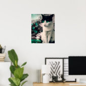 白黒猫の緑の目を見ながら座る ポスター (ホームオフィス)